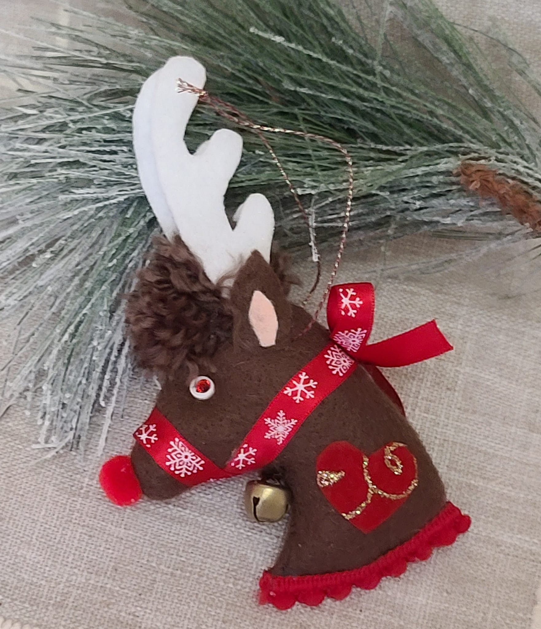 Felt reindeer christmas ornament - Brown with patterned red - Click Image to Close